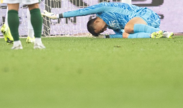 康复师谈韩佳奇伤势：还在追恢复进度，这赛季确实是踢不了