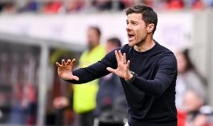 安帅危 罗马诺：老佛爷完全爱上阿隆索，皇马首选备选都是他