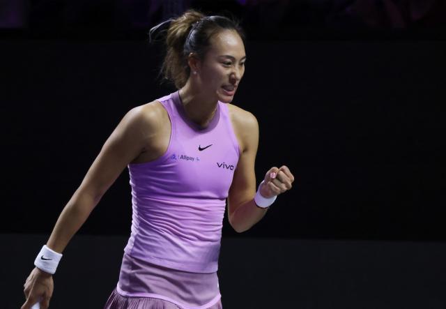 1731220508158036126.jpg (体育)(9)网球——WTA年终总决赛:郑钦文获得亚军XxjpseC007006_20241110_PEPFN0A001.jpg